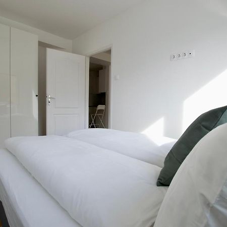Standard Apartment By Hi5 - Dessewffy 37 Suites Budapest Exteriör bild