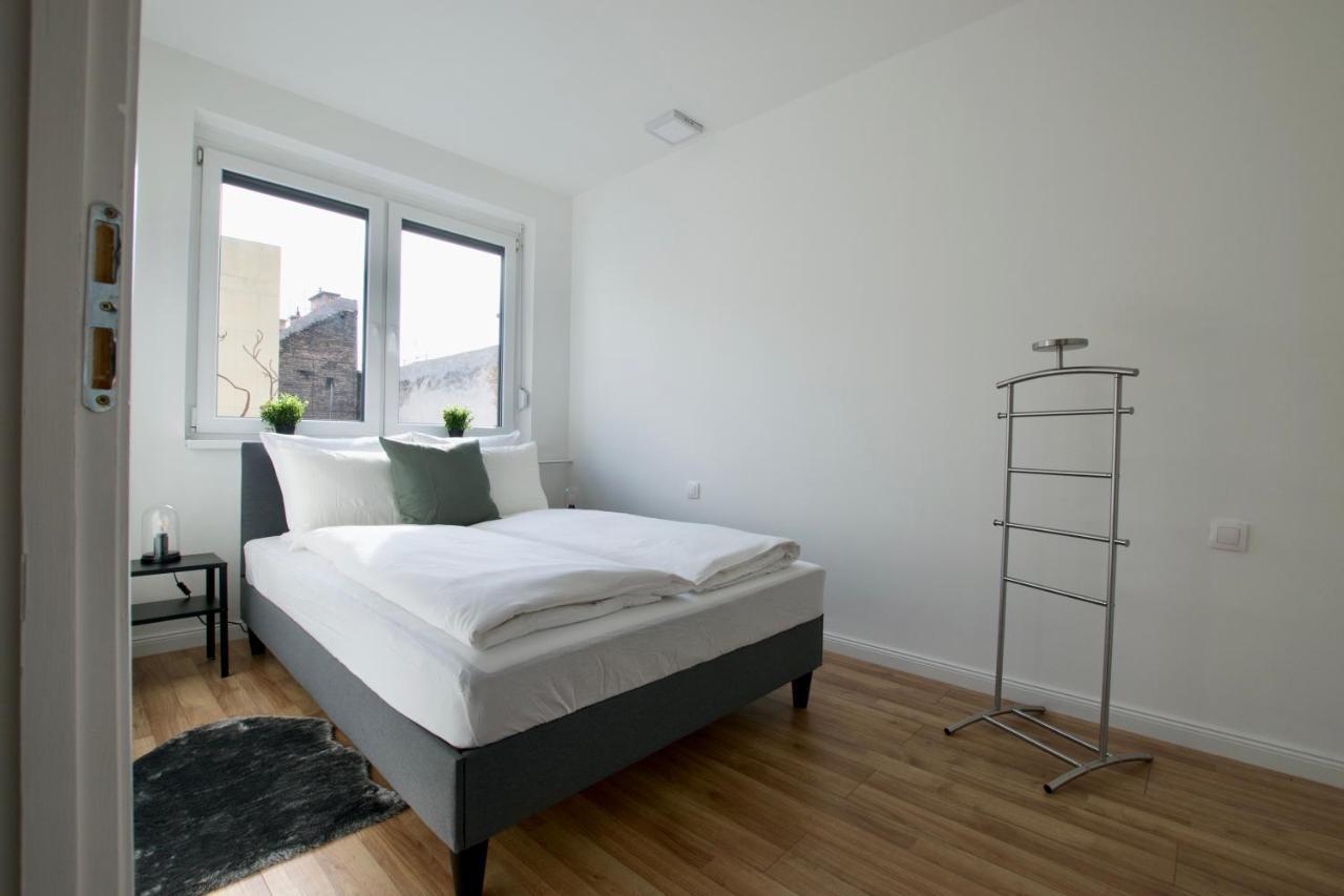Standard Apartment By Hi5 - Dessewffy 37 Suites Budapest Exteriör bild