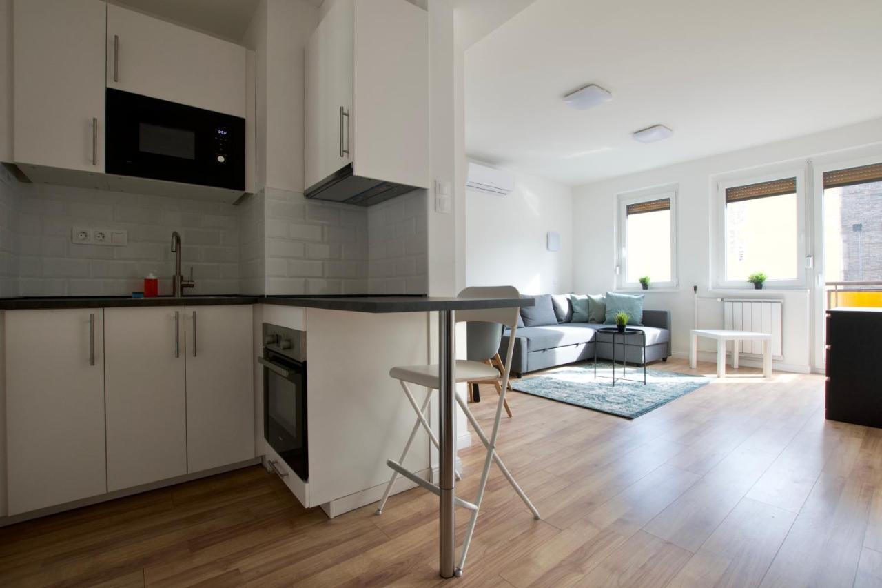 Standard Apartment By Hi5 - Dessewffy 37 Suites Budapest Exteriör bild