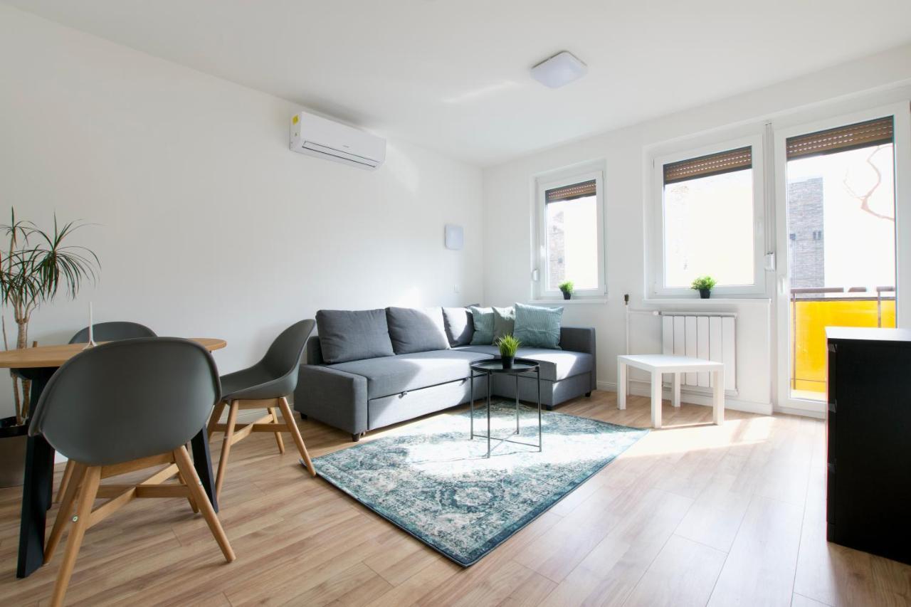 Standard Apartment By Hi5 - Dessewffy 37 Suites Budapest Exteriör bild