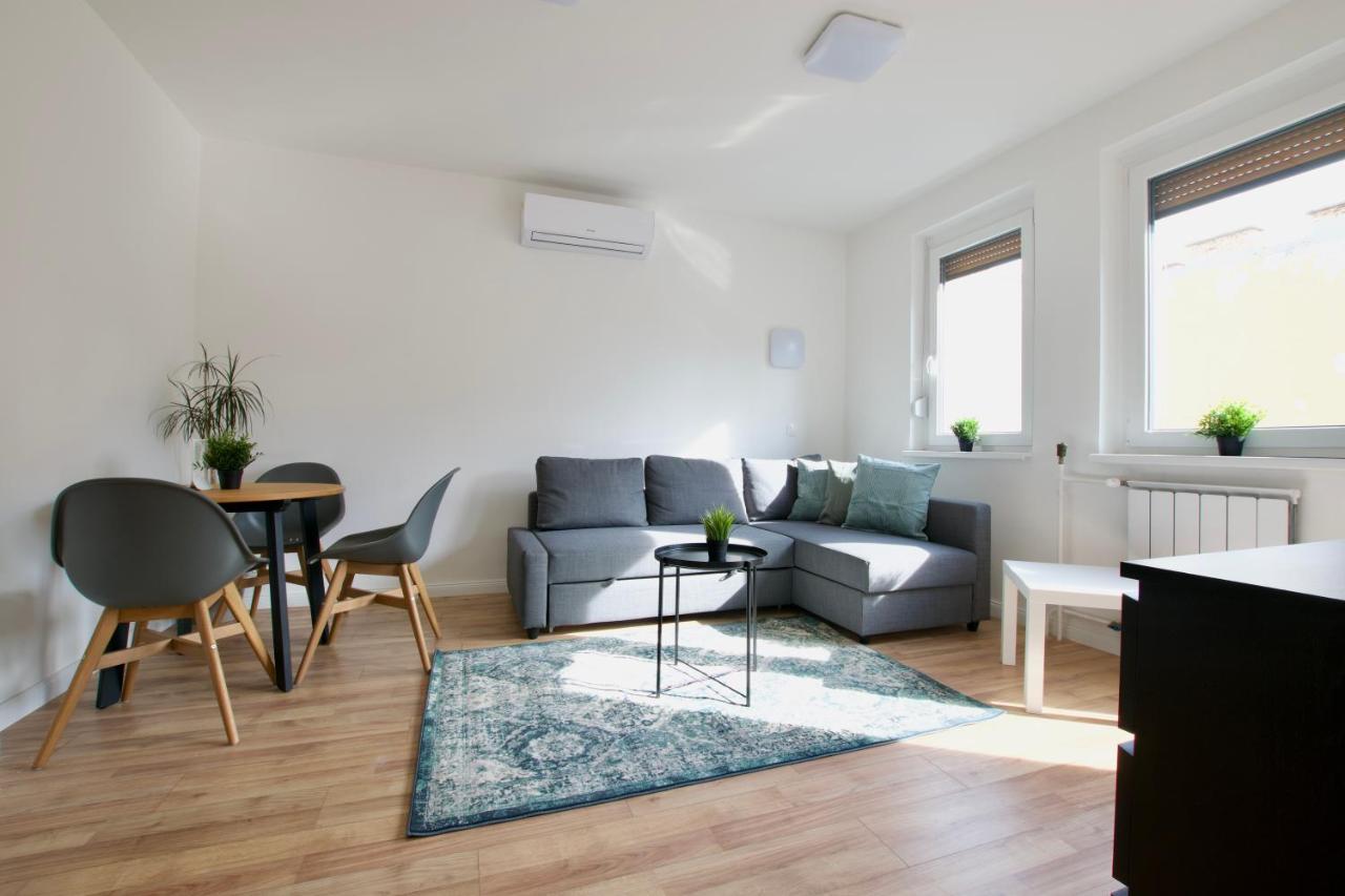 Standard Apartment By Hi5 - Dessewffy 37 Suites Budapest Exteriör bild