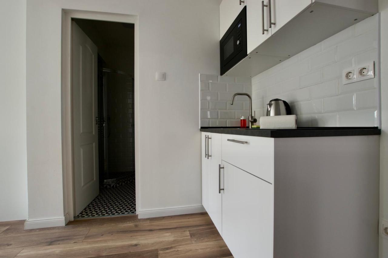 Standard Apartment By Hi5 - Dessewffy 37 Suites Budapest Exteriör bild