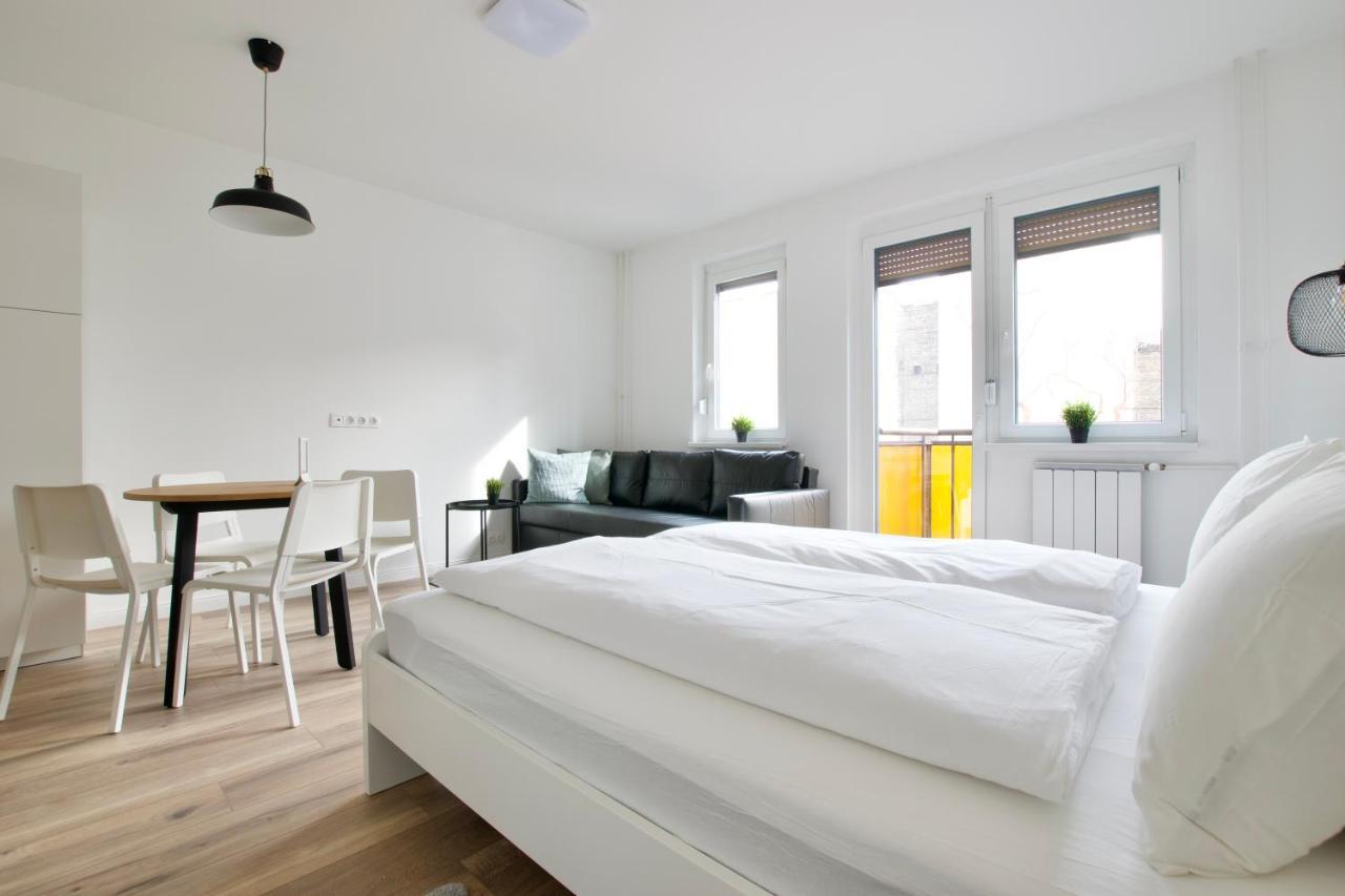 Standard Apartment By Hi5 - Dessewffy 37 Suites Budapest Exteriör bild