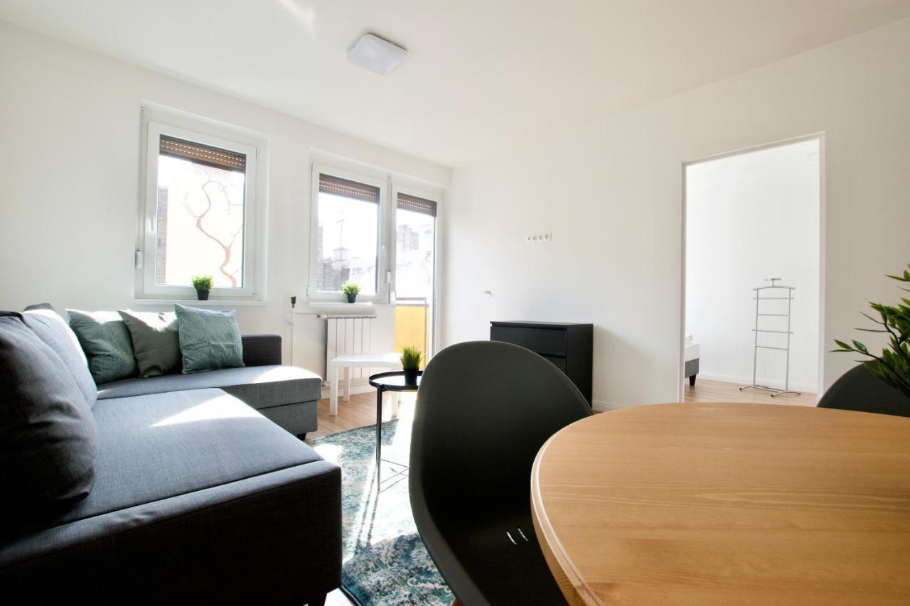 Standard Apartment By Hi5 - Dessewffy 37 Suites Budapest Exteriör bild