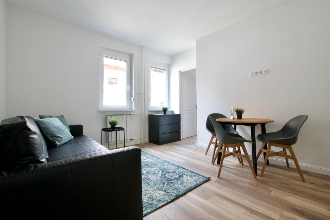 Standard Apartment By Hi5 - Dessewffy 37 Suites Budapest Exteriör bild